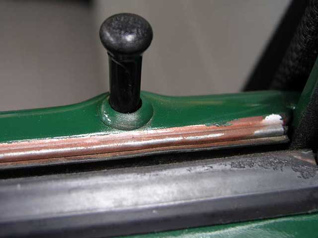 Close view of overspray and underspray